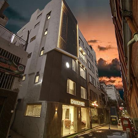 Hotel Kaca Inn-By Haveliya Hotels- Traveller'S Choice Award Winner 2025 Új-Delhi Kültér fotó